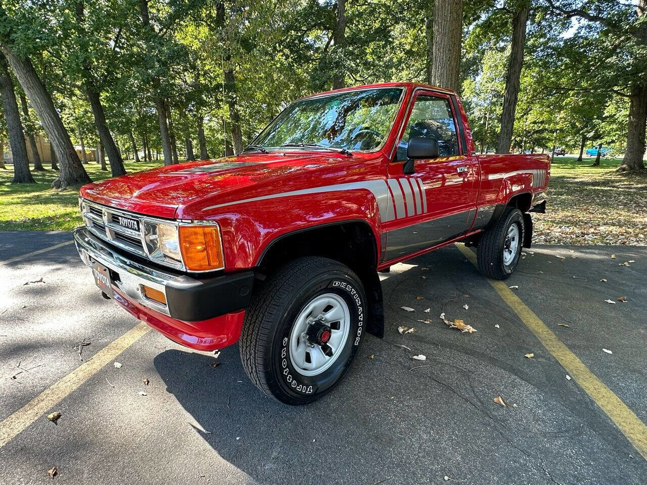 Used 1988 Toyota Pickup 4x4 Regular Cab image 1