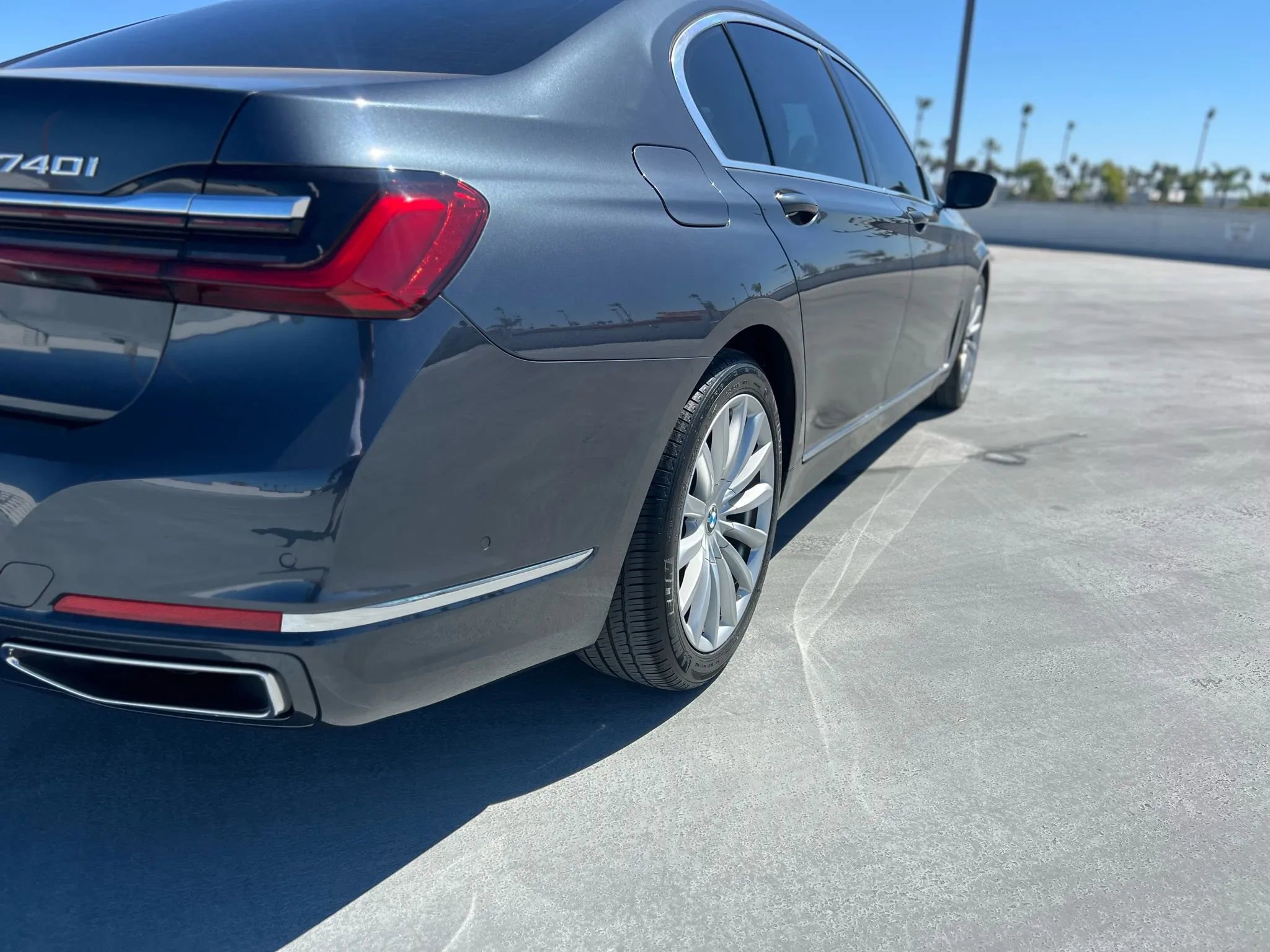 Used 2020 BMW 740i image 8