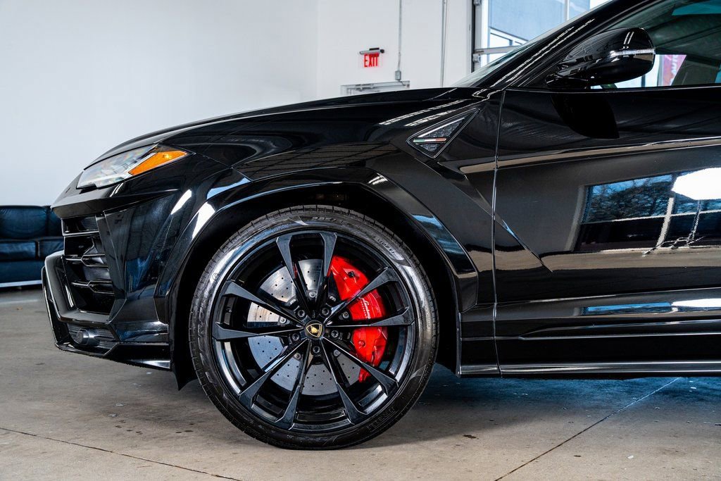 Used 2021 Lamborghini Urus image 9