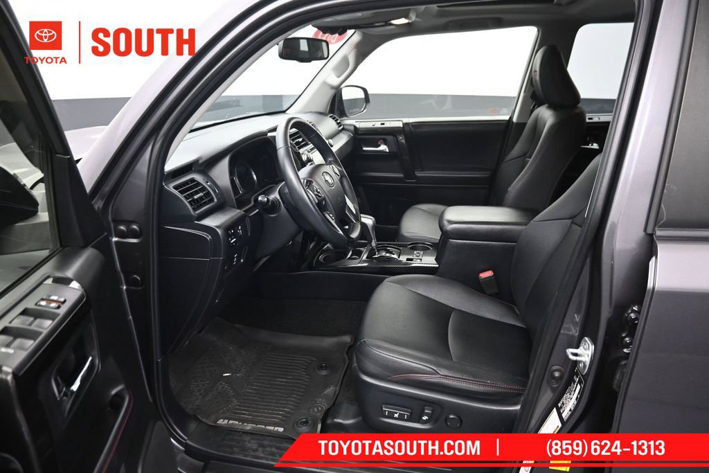 Used 2019 Toyota 4Runner TRD Off-Road Premium AWD/4WD image 9