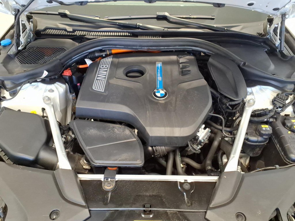 Used 2019 BMW 530e xDrive w/ Executive Package AWD/4WD image 24