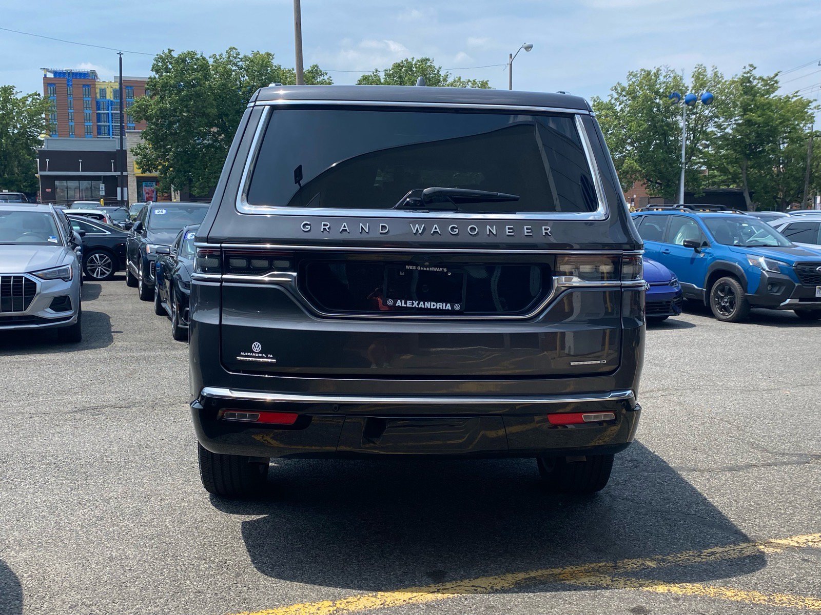 Used 2022 Jeep Grand Wagoneer Series II w/ Convenience Group III AWD/4WD image 4