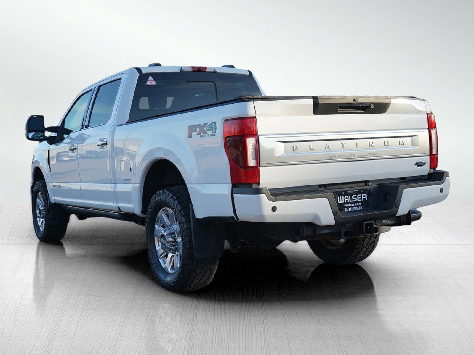 Used 2022 Ford F350 Platinum w/ FX4 Off-Road Package image 3