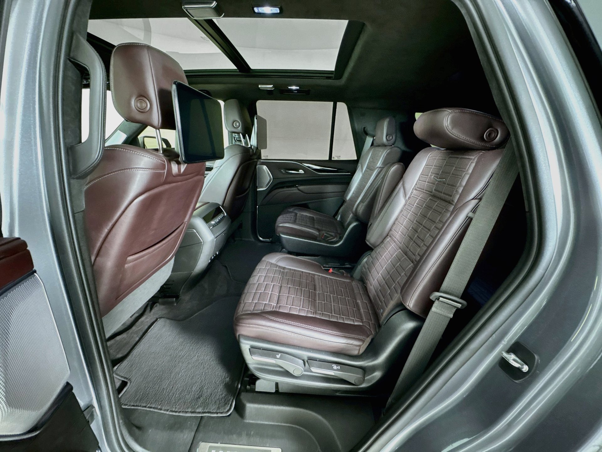 Used 2022 Cadillac Escalade Sport Platinum AWD/4WD image 26