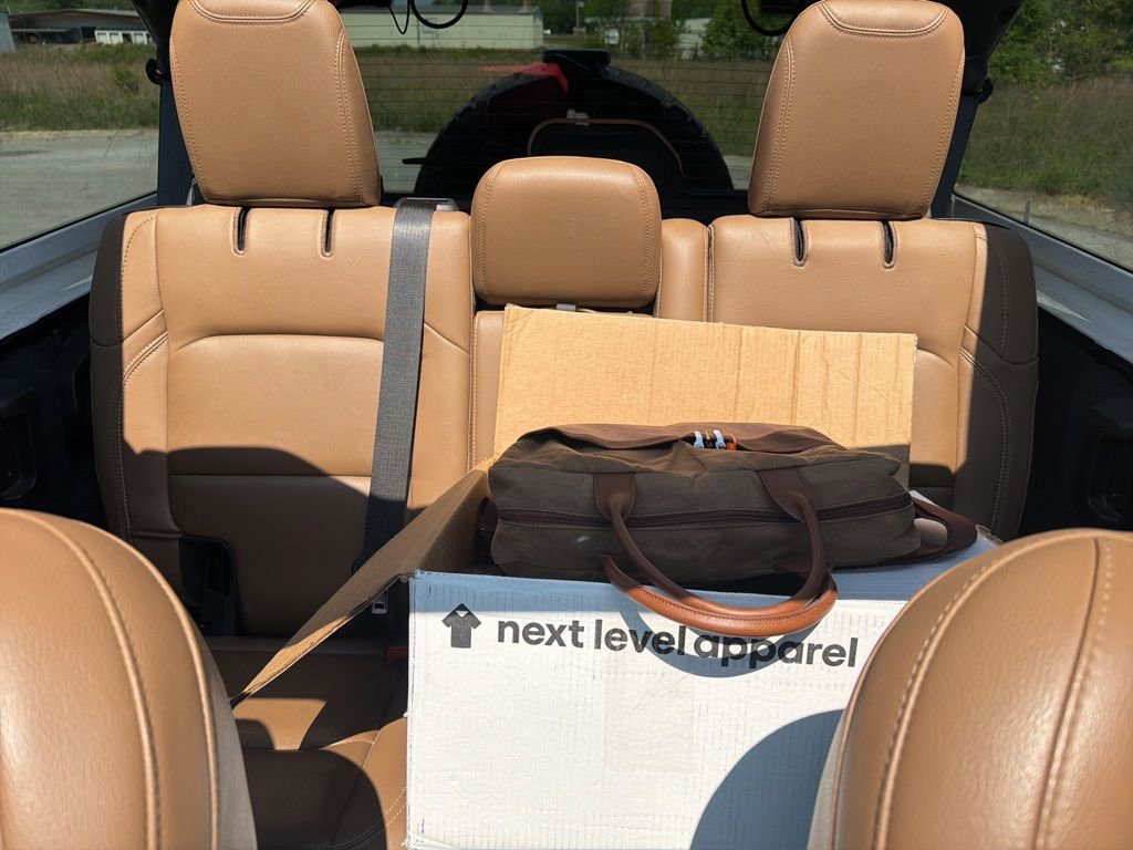 Used 2022 Jeep Wrangler Unlimited Rubicon w/ Cold Weather Group AWD/4WD image 14