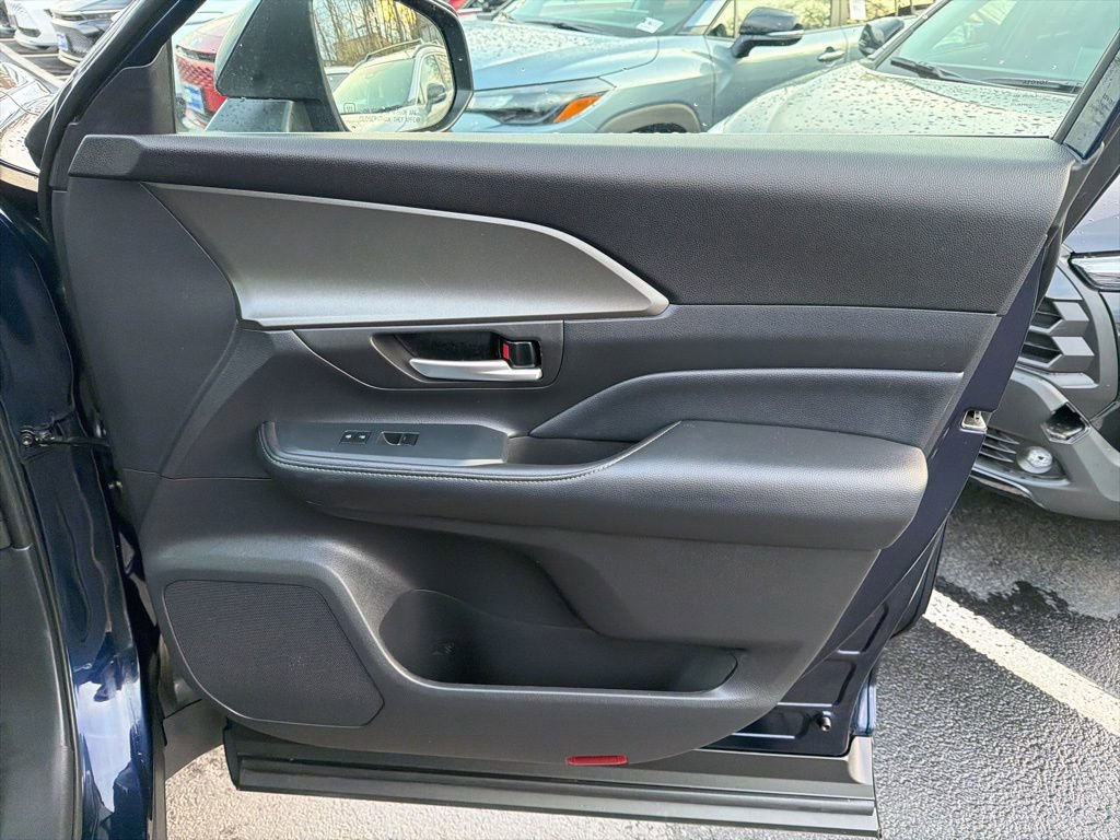 Used 2025 Toyota Grand Highlander AWD image 8