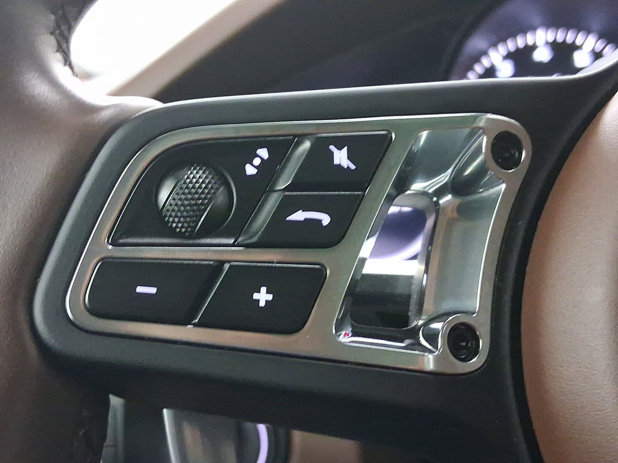 Certified 2022 Porsche Cayenne Turbo image 18