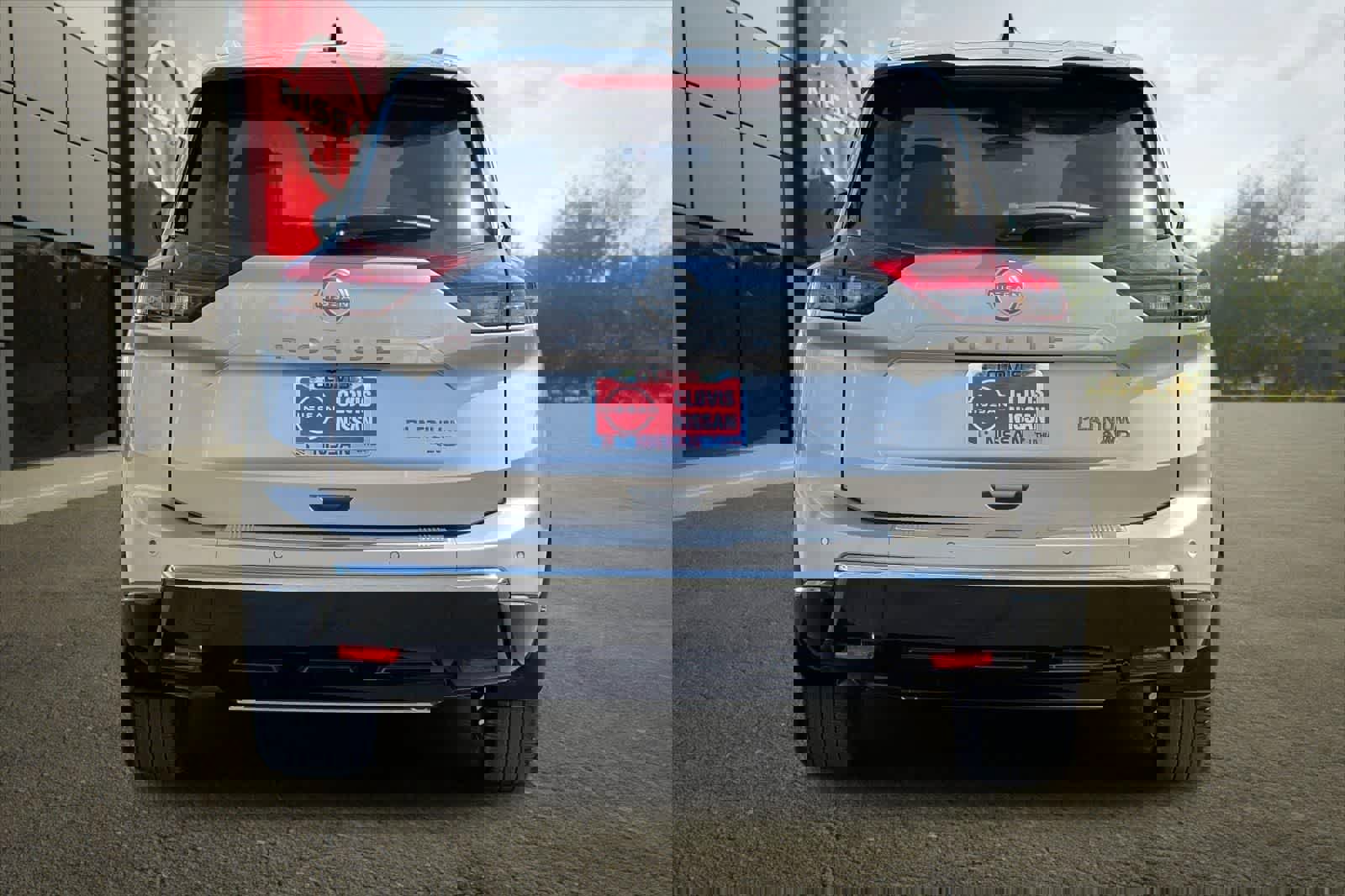 New 2026 Nissan Rogue Platinum image 8