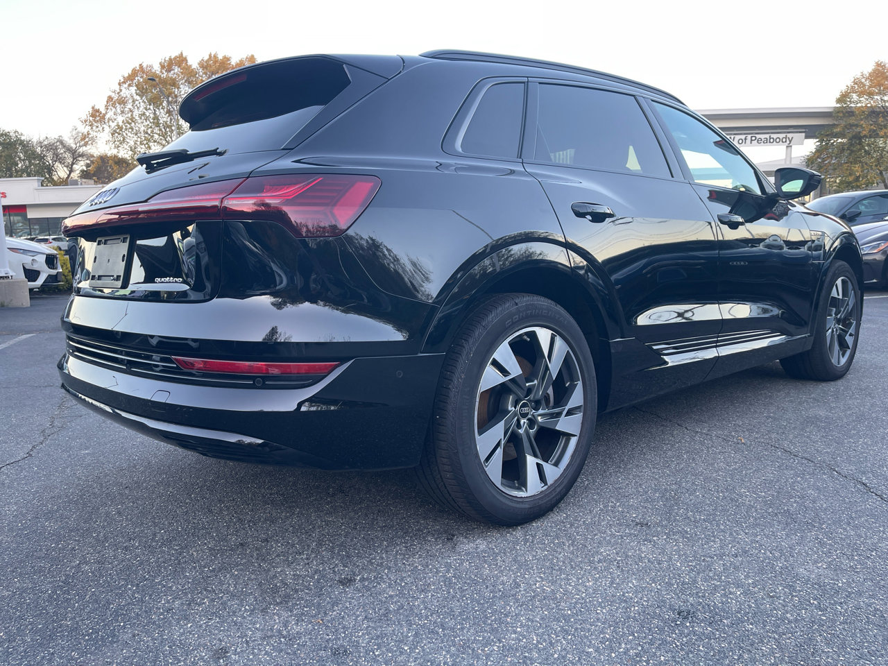 Used 2023 Audi e-tron Premium w/ Convenience Plus Package image 8