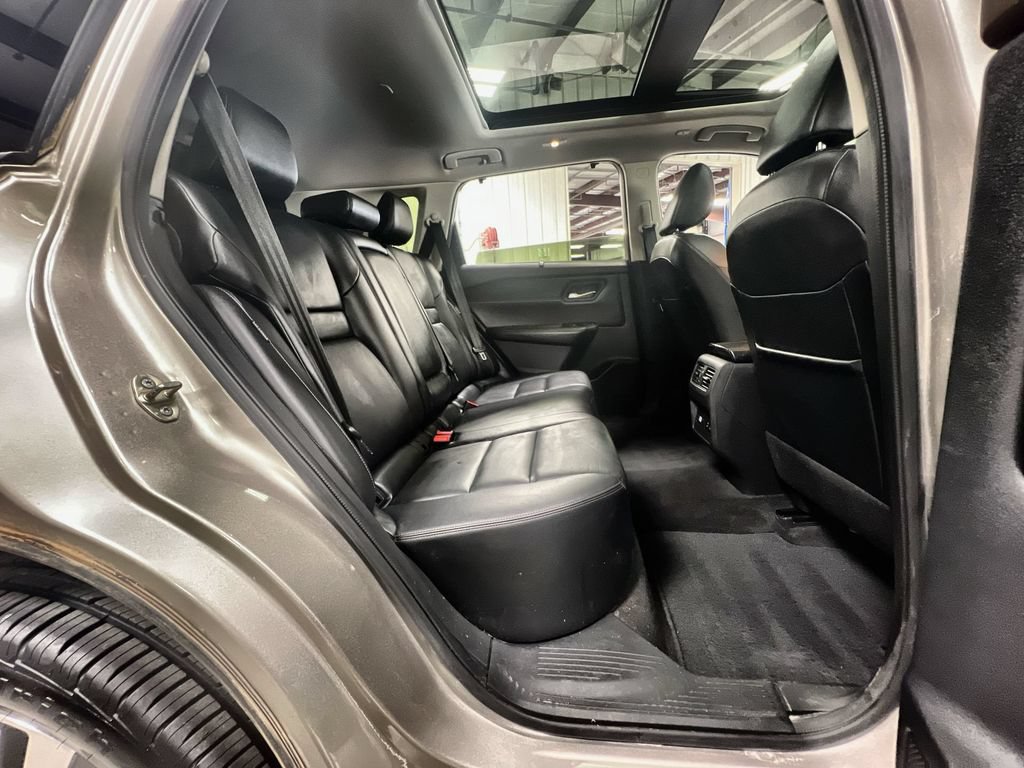 Used 2023 Nissan Rogue SL w/ SL Premium Package FWD image 24