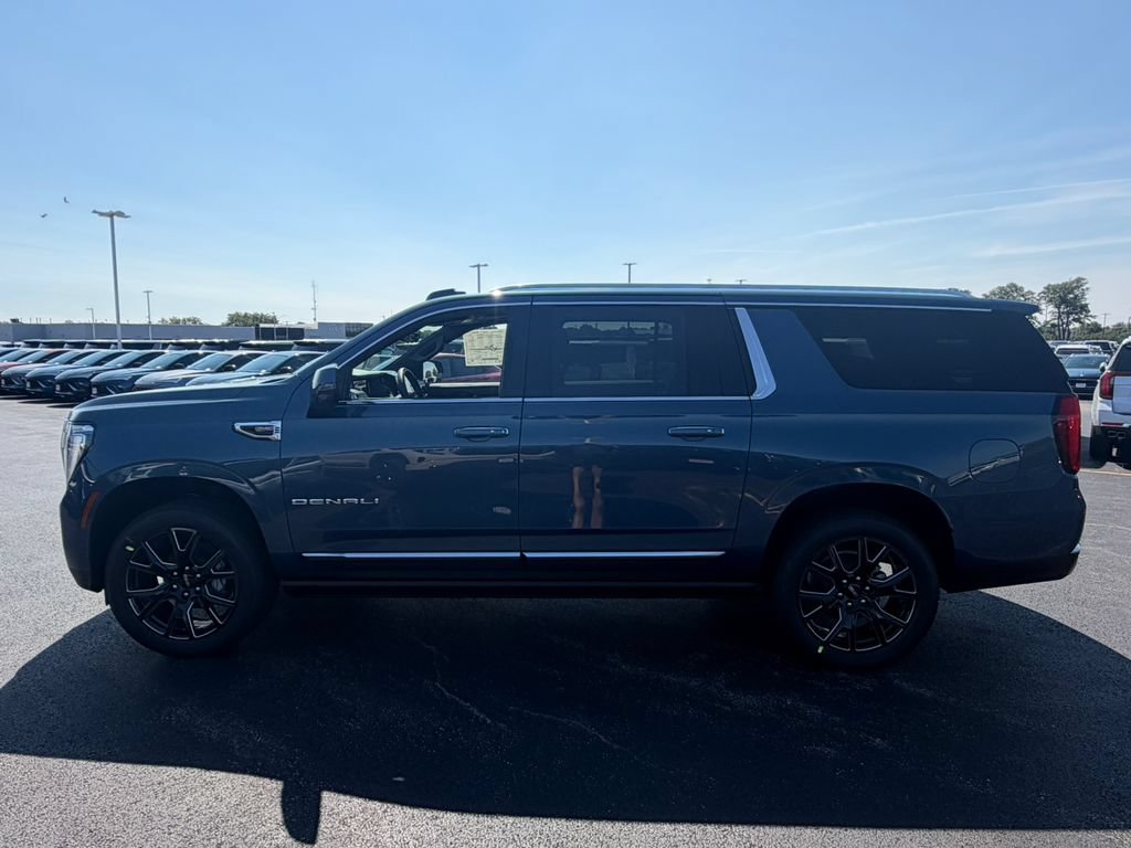 New 2026 GMC Yukon XL Denali w/ Denali Reserve Package AWD/4WD image 8