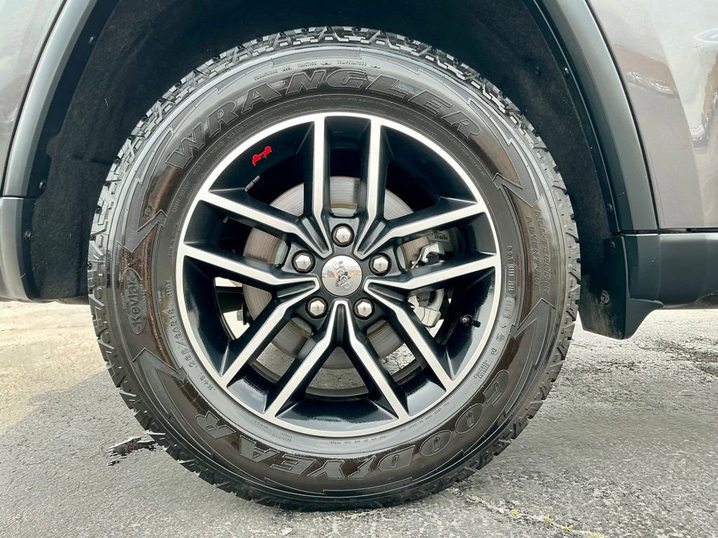 Used 2017 Jeep Grand Cherokee Trailhawk w/ Trailhawk Luxury Group image 22