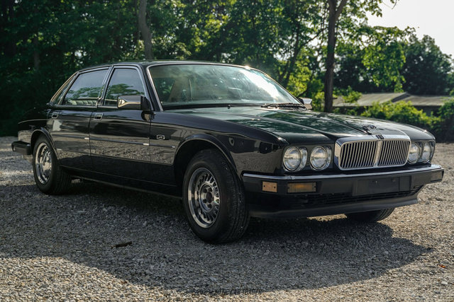 Used 1988 Jaguar XJ6 RWD image 10