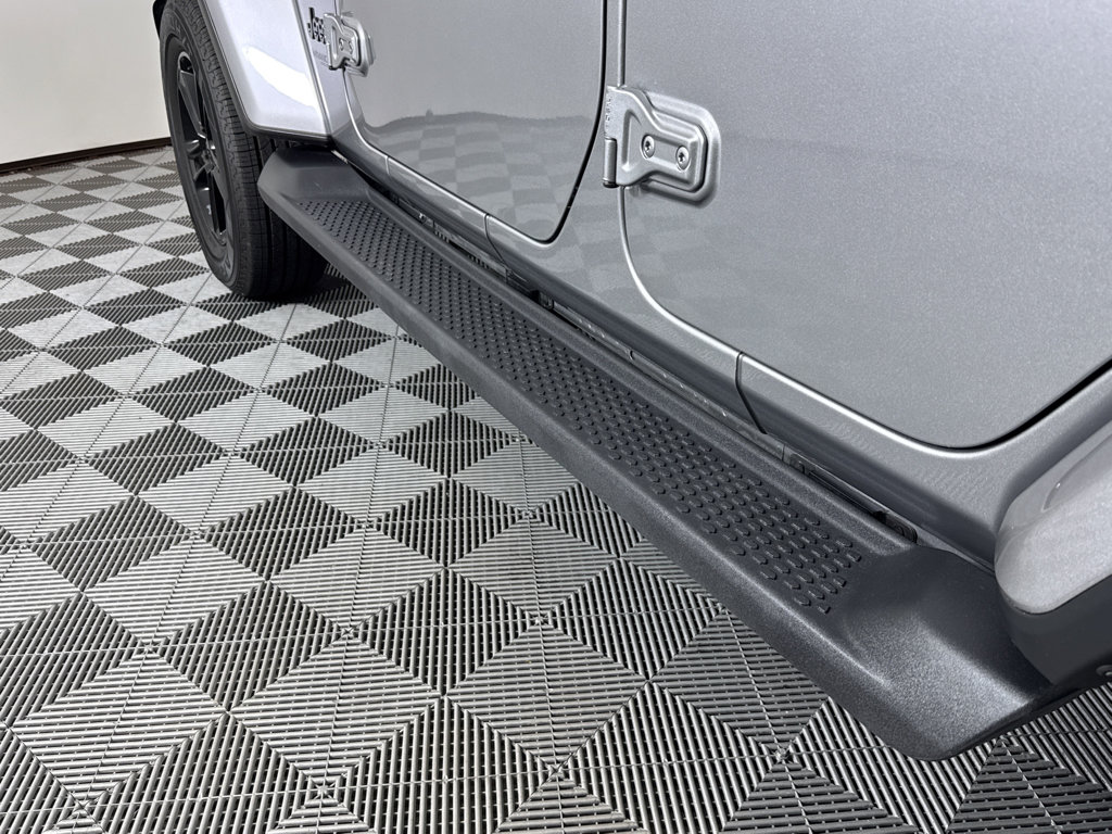 Used 2021 Jeep Wrangler Unlimited Sahara image 30