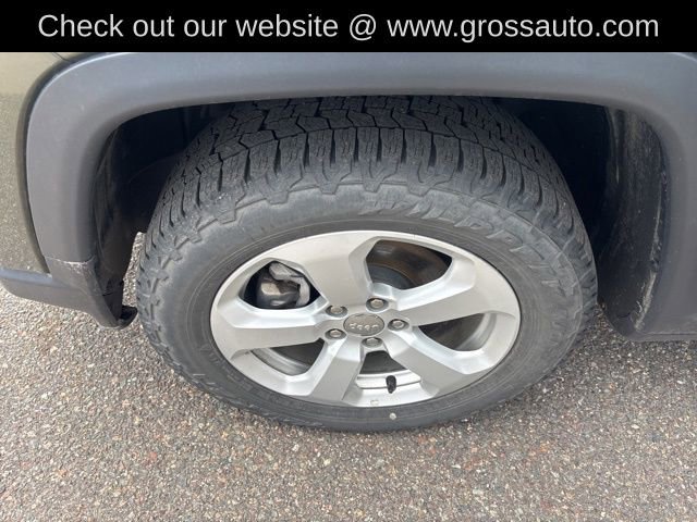 Used 2019 Jeep Compass Latitude w/ Cold Weather Group AWD/4WD image 27