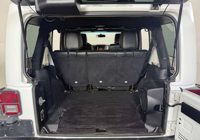 Used 2012 Jeep Wrangler Unlimited Sahara AWD/4WD image 7