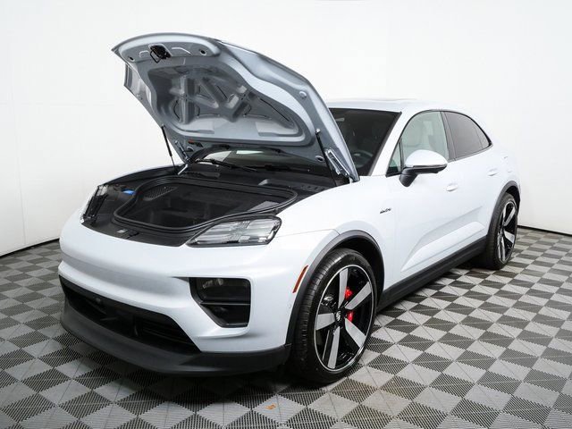 New 2026 Porsche Macan 4S Electric image 34