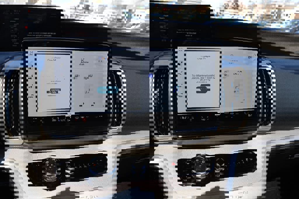 Used 2025 Ford Expedition Active image 19