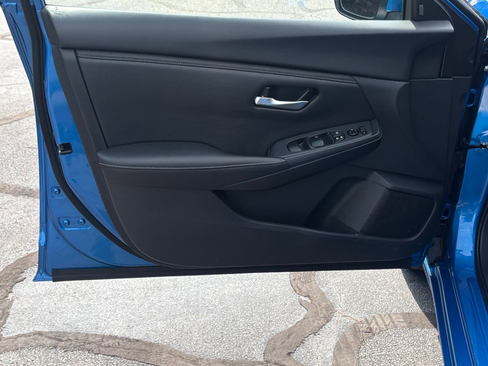 Used 2025 Nissan Sentra SV FWD image 18