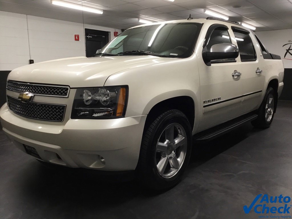 Used 2011 Chevrolet Avalanche LTZ AWD/4WD image 5