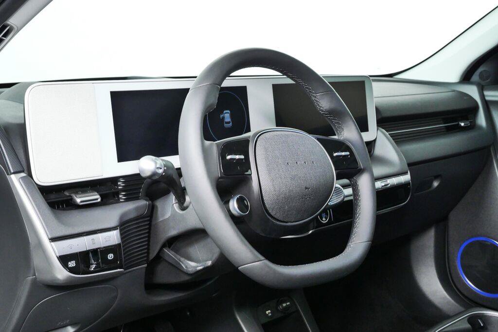Used 2023 Hyundai Ioniq 5 Limited AWD/4WD image 4