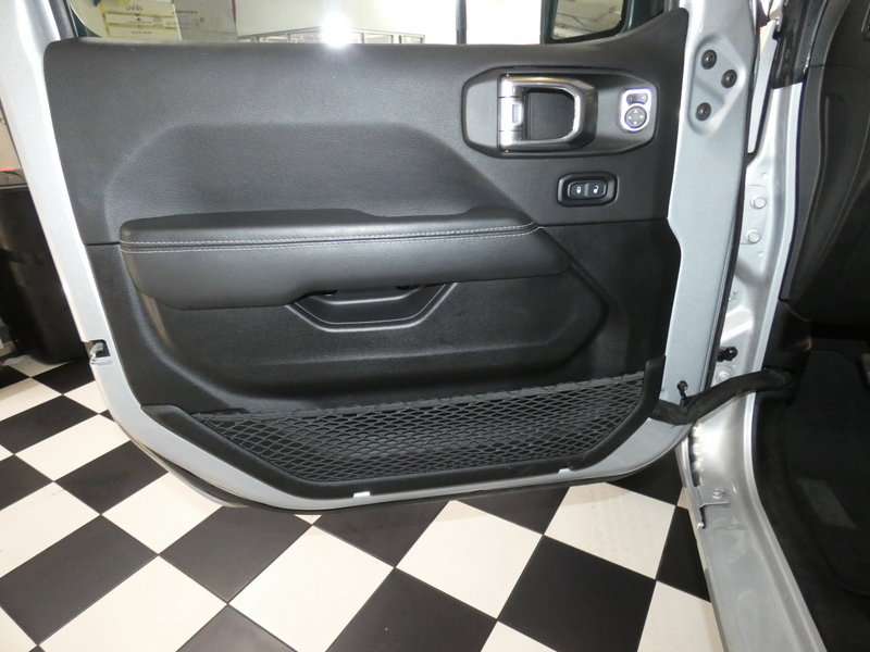 Used 2022 Jeep Wrangler Unlimited Sahara w/ Cold Weather Group AWD/4WD image 20