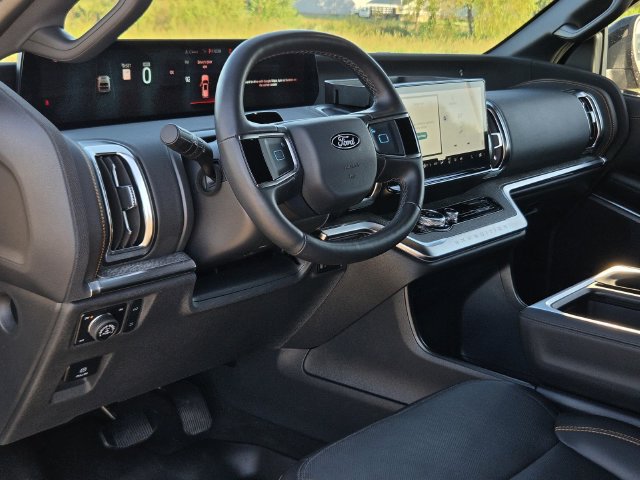 Used 2026 Ford Expedition Tremor AWD/4WD image 25