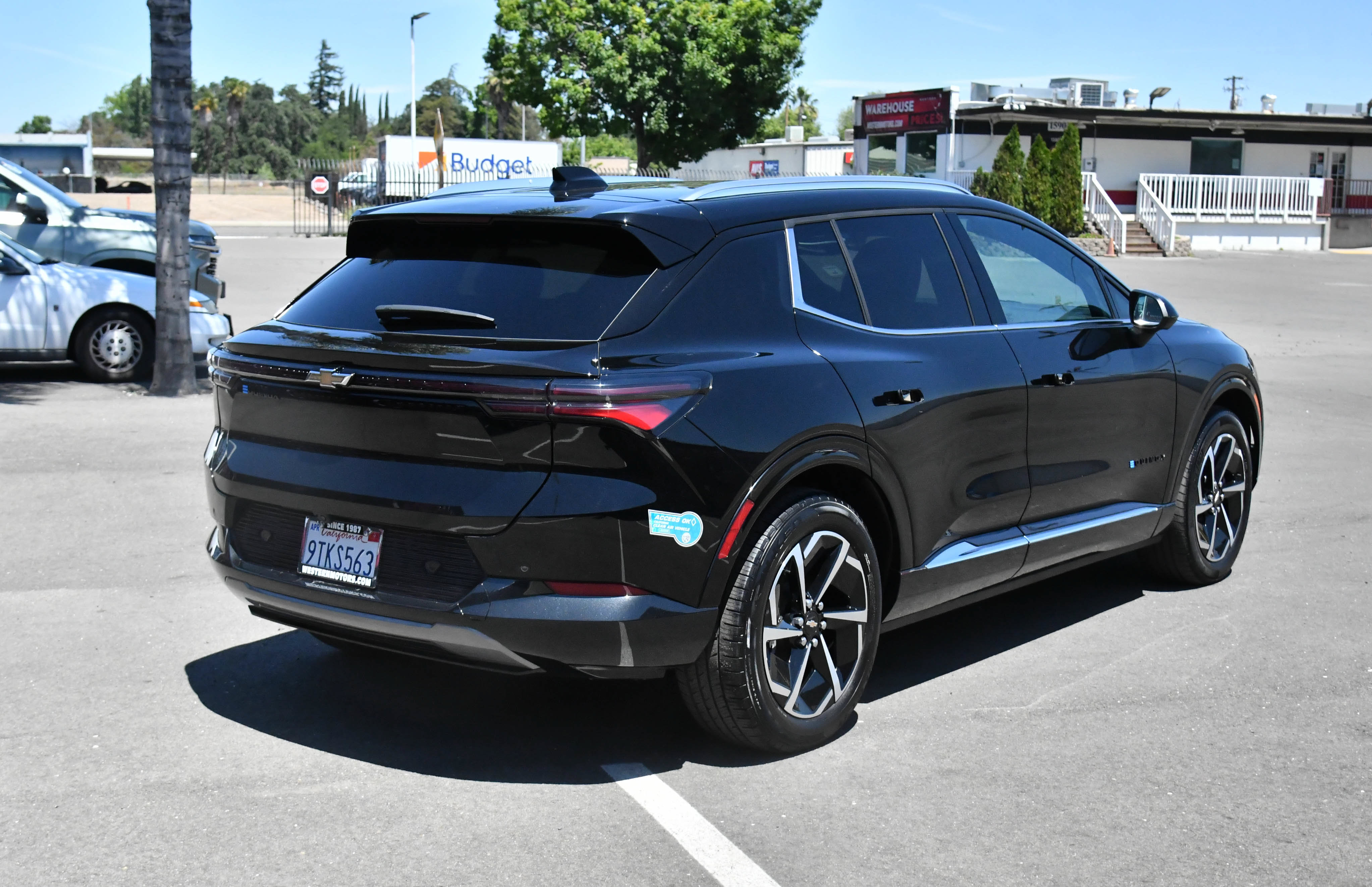 Used 2025 Chevrolet Equinox EV LT FWD image 8