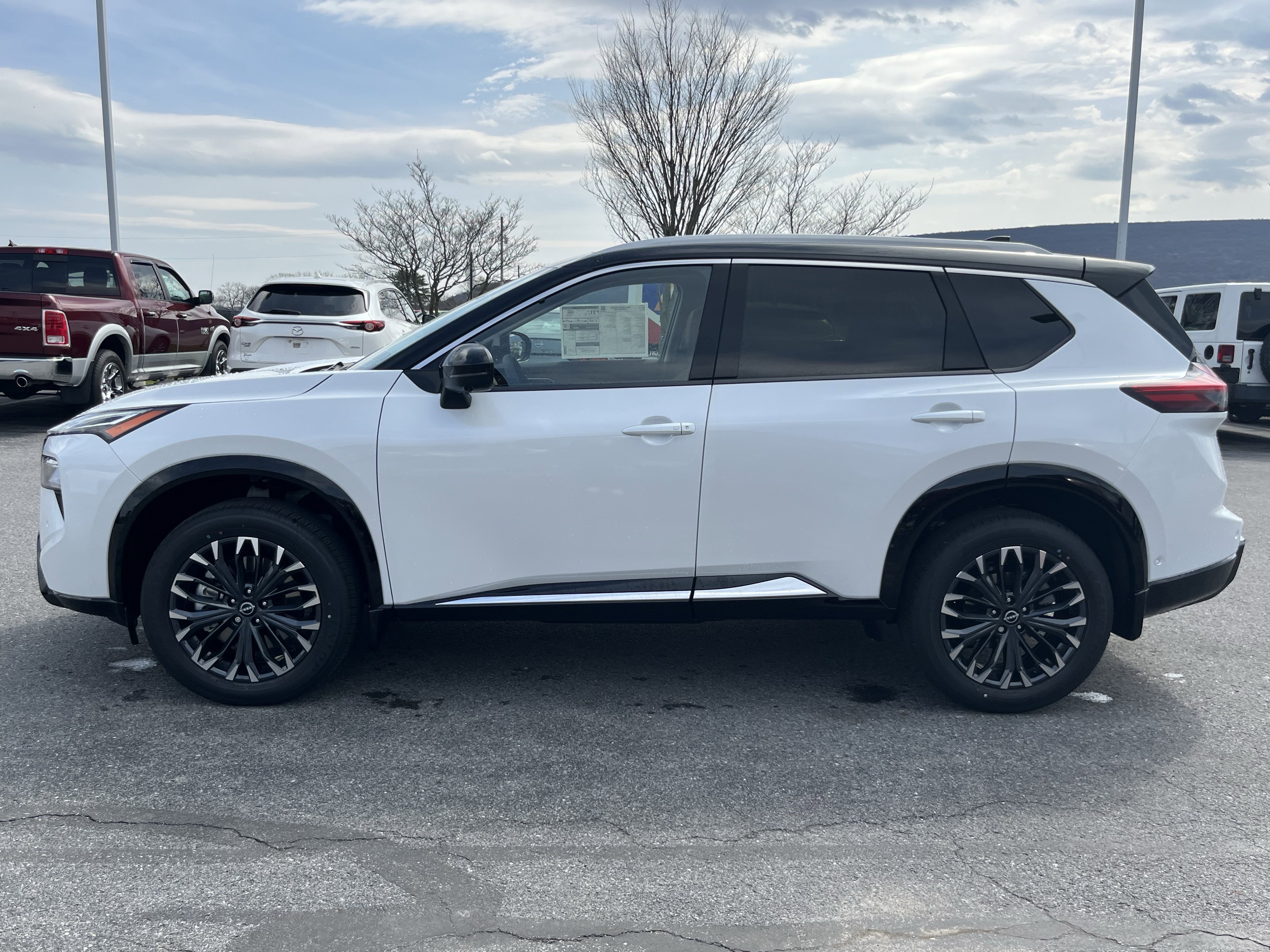 New 2026 Nissan Rogue Platinum w/ Tech Package image 10