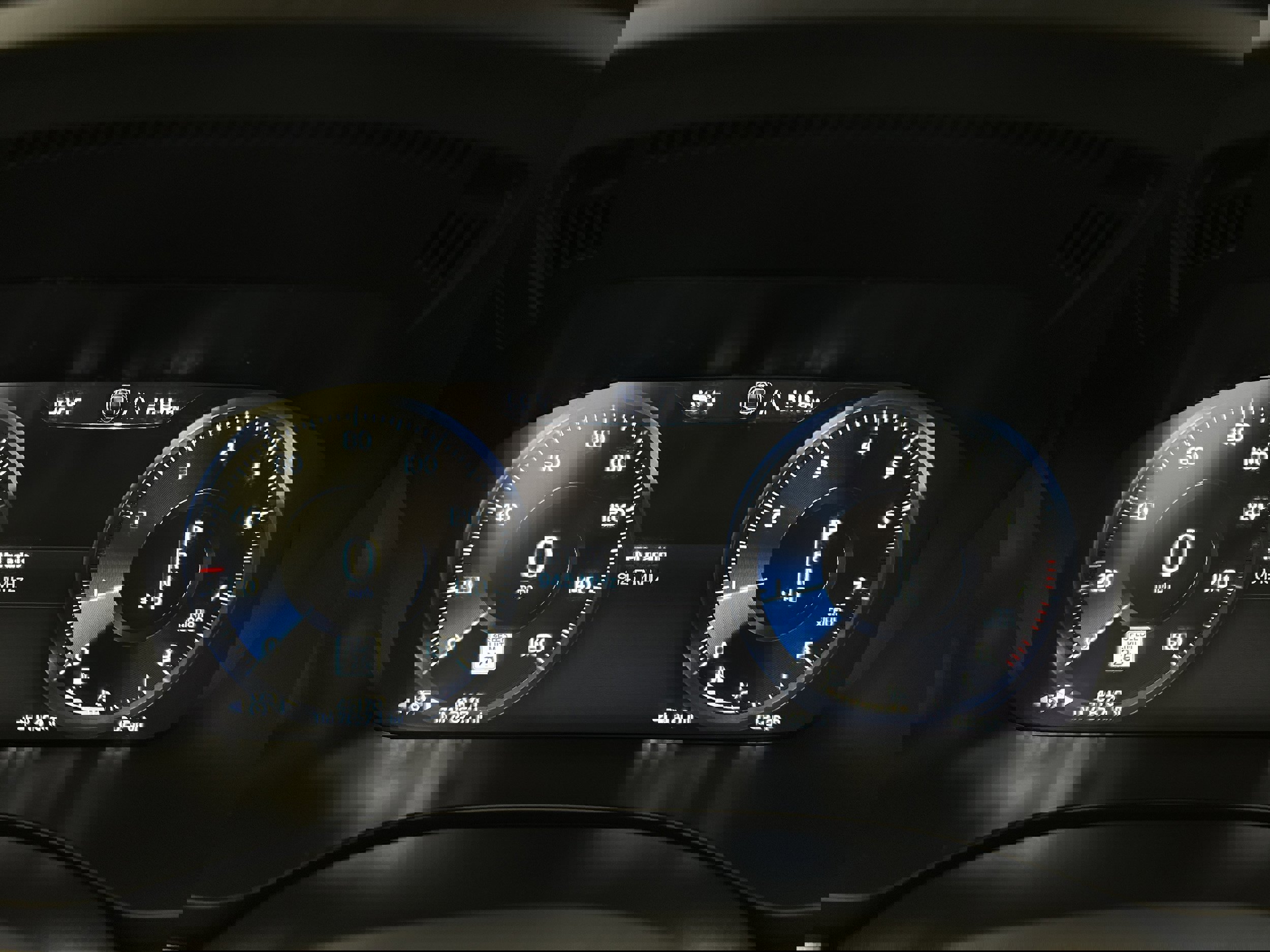 Used 2020 Volvo XC60 T6 Momentum image 14