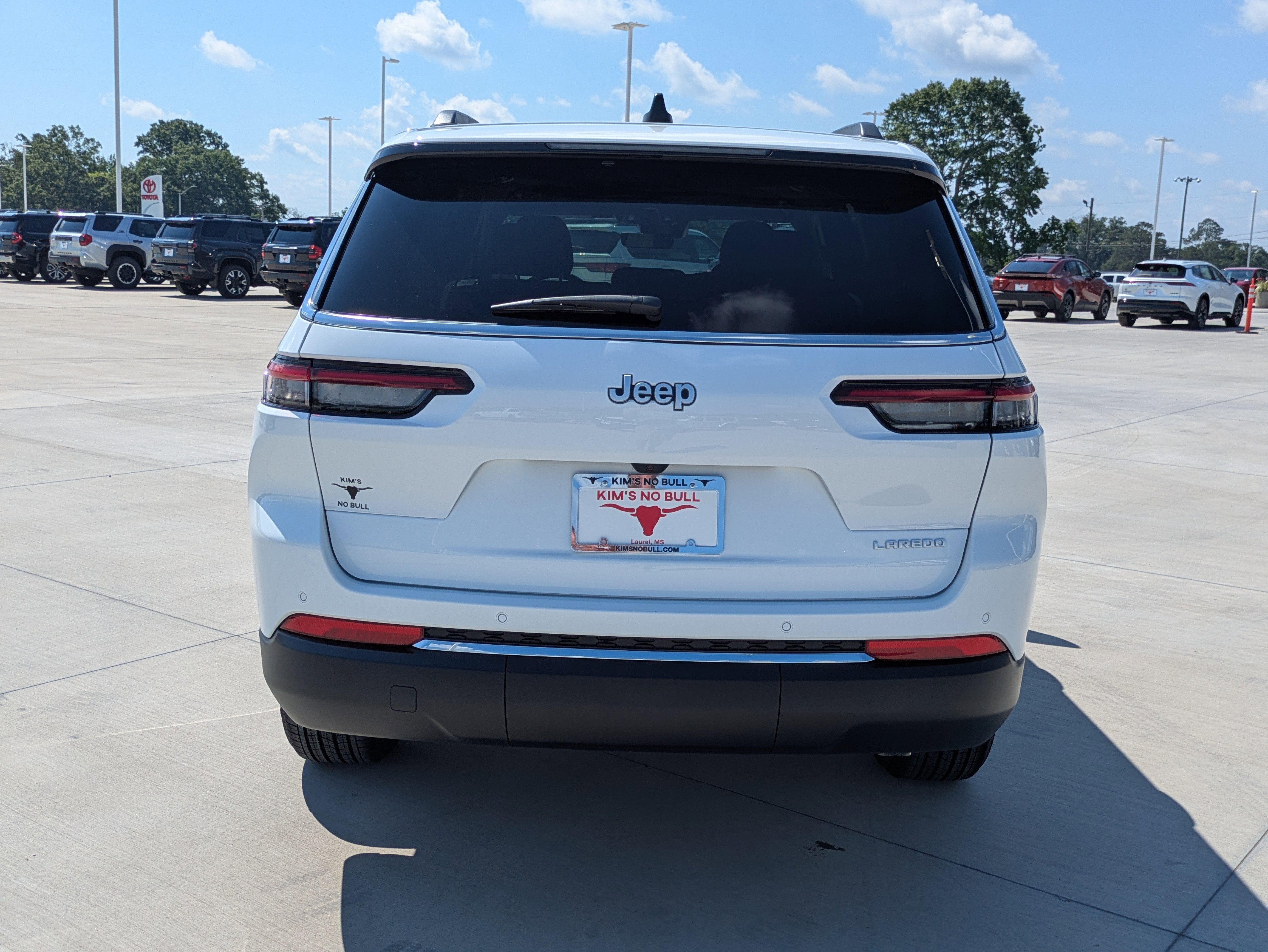 New 2026 Jeep Grand Cherokee L Laredo RWD image 4