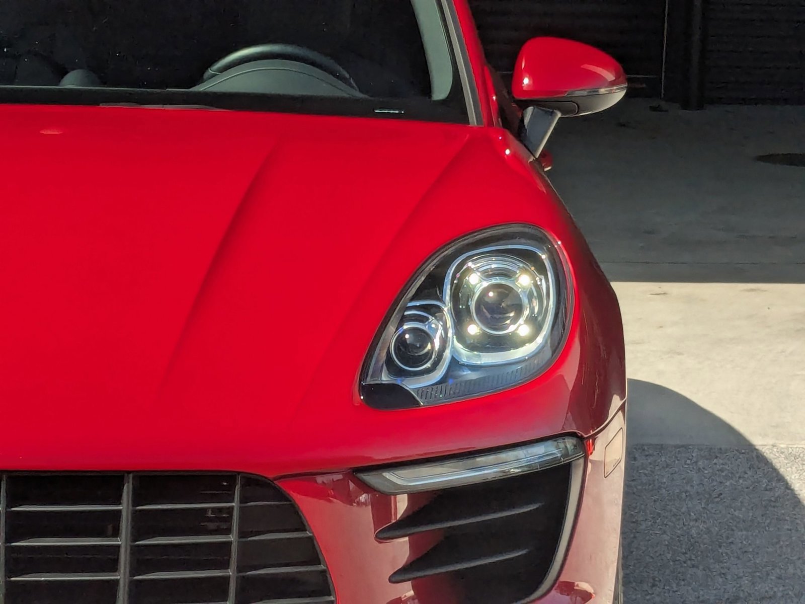 Used 2018 Porsche Macan image 12