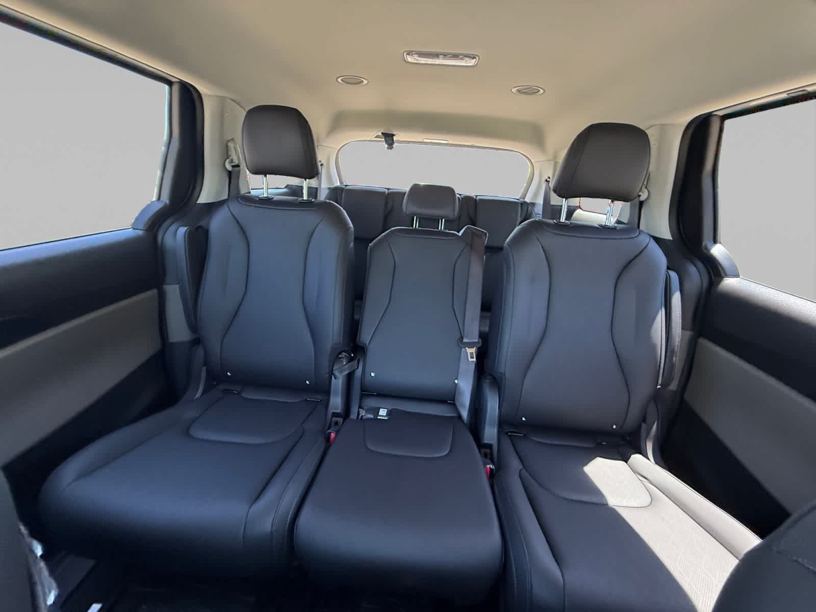 New 2026 Kia Carnival LXS FWD image 21