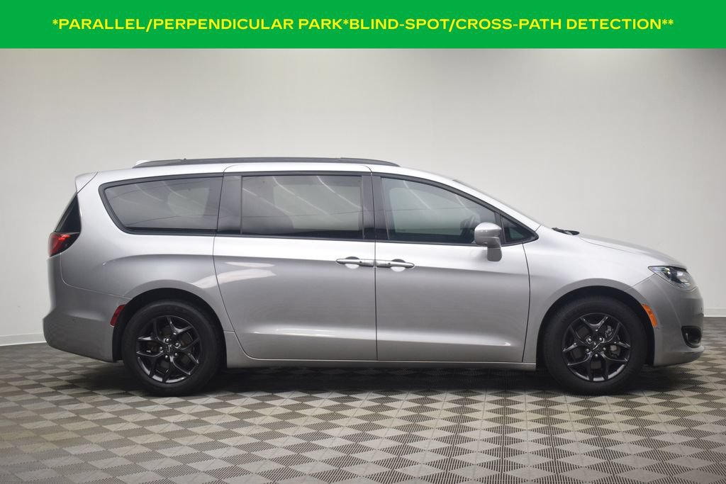 Used 2020 Chrysler Pacifica Touring-L Plus FWD image 13