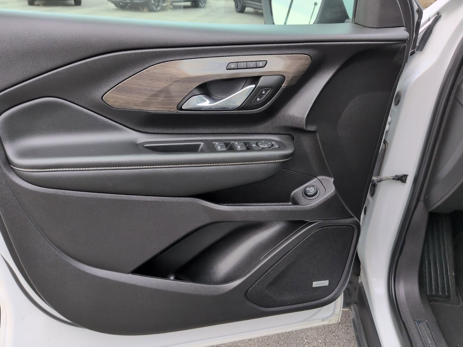 Used 2024 GMC Terrain Denali image 17