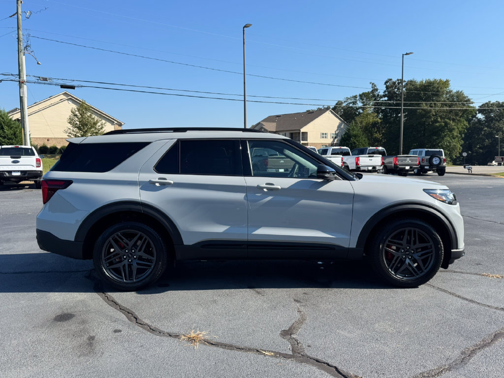New 2027 Ford Explorer ST RWD image 8