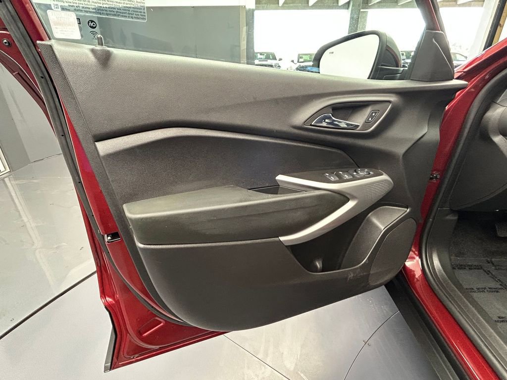Used 2024 Chevrolet Trax RS w/ Driver Confidence Package FWD image 15