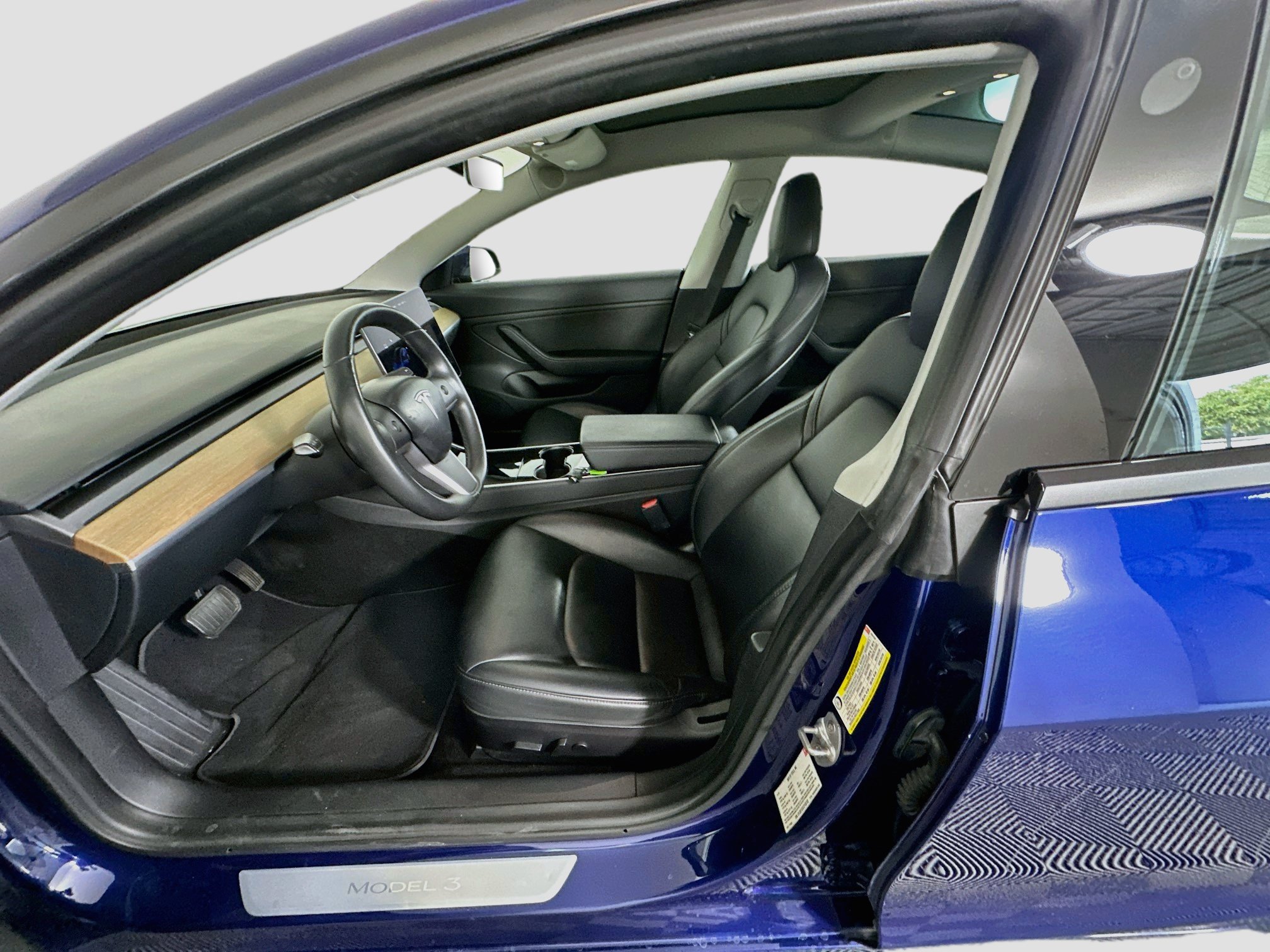 Used 2018 Tesla Model 3 Mid Range RWD image 13