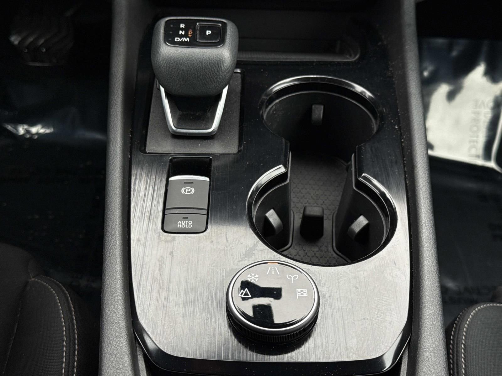 Used 2023 Nissan Rogue S image 13