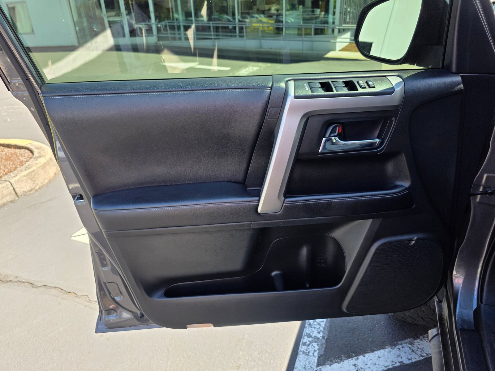 Used 2019 Toyota 4Runner SR5 Premium AWD/4WD image 10