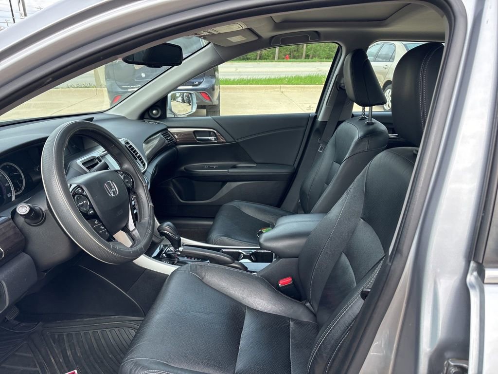 Used 2017 Honda Accord EX-L image 10