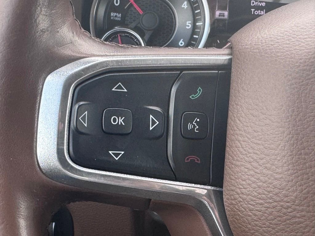 Used 2019 RAM 1500 Laramie AWD/4WD image 10
