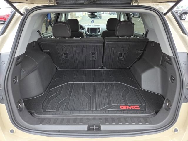 Used 2023 GMC Terrain SLE w/ Driver Convenience Package image 22