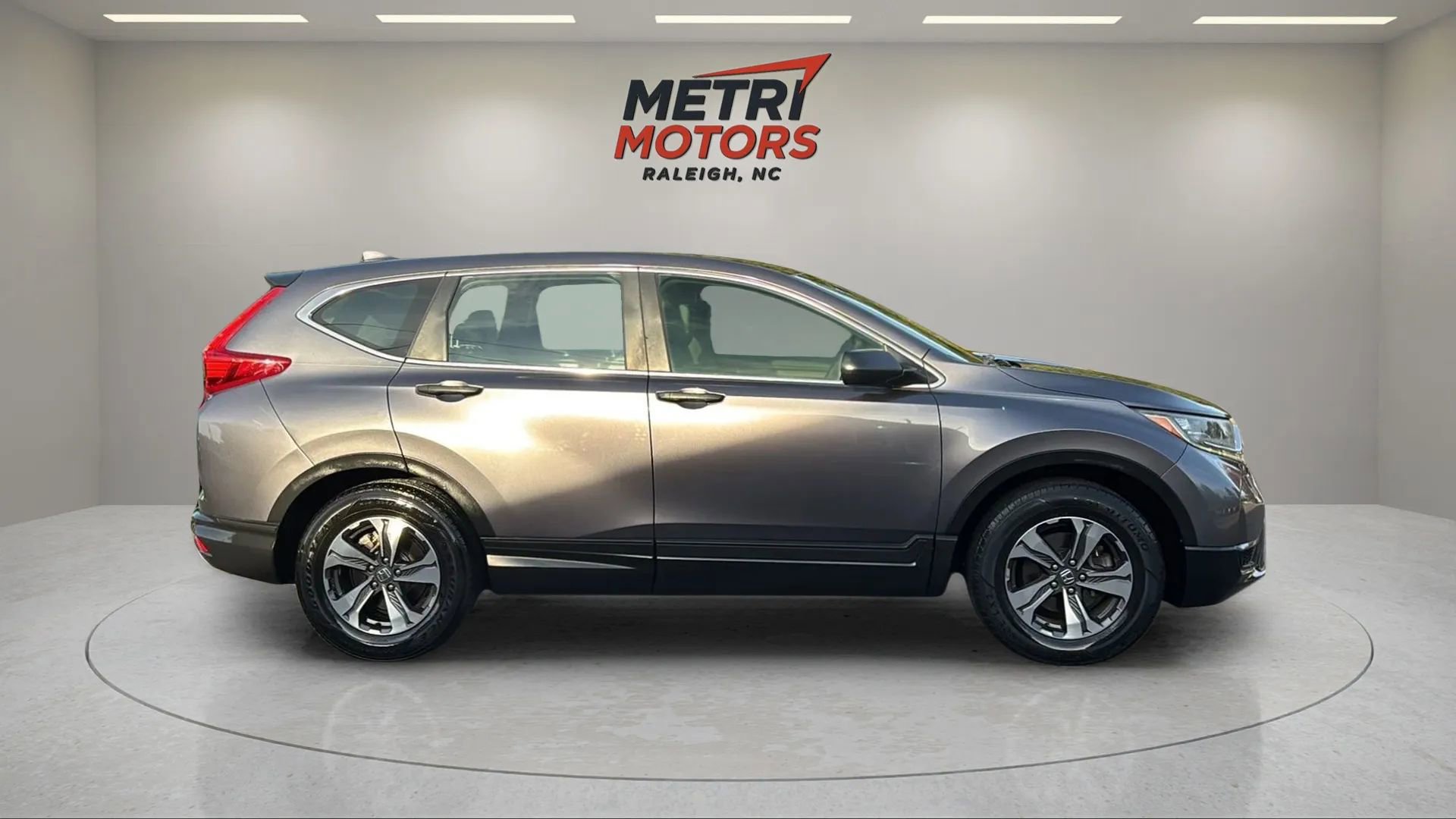 Used 2017 Honda CR-V LX image 3
