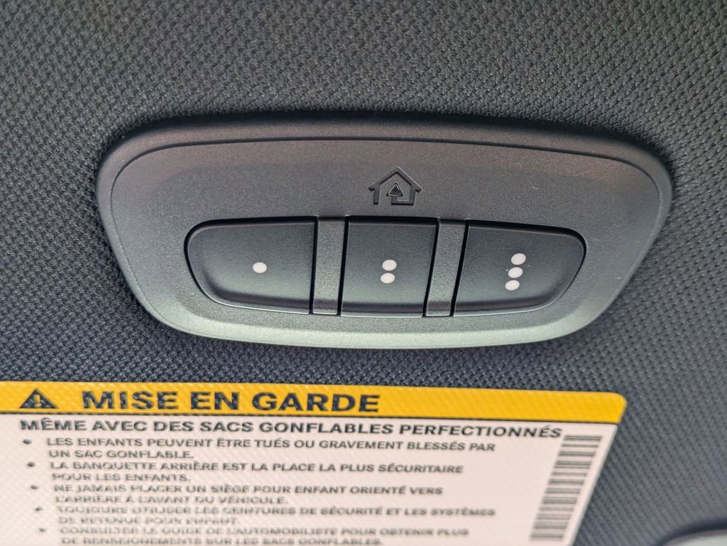 New 2026 Chrysler Pacifica Limited image 27