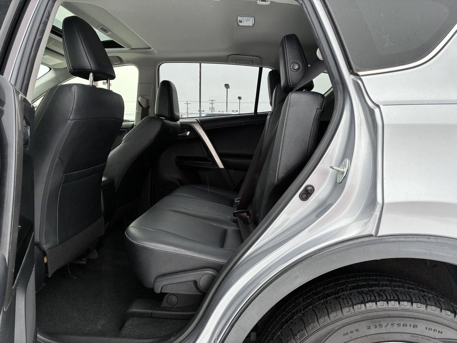 Used 2018 Toyota RAV4 Limited image 30