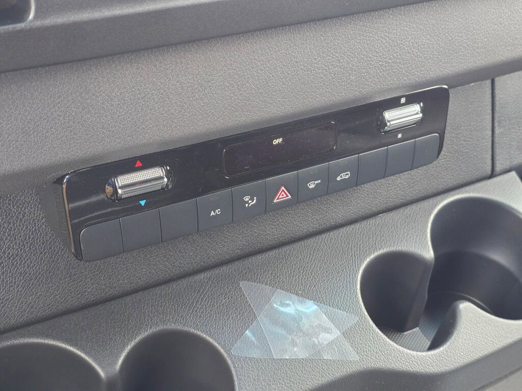 New 2025 Mercedes-Benz Sprinter 2500 image 25