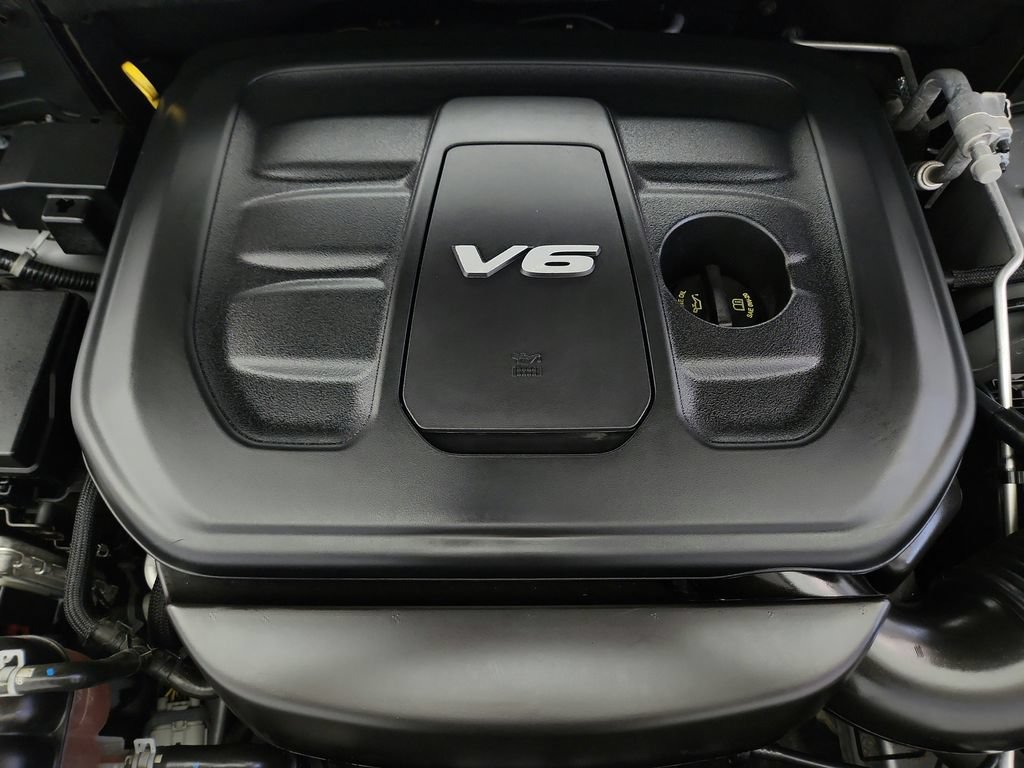 Used 2019 Jeep Grand Cherokee Laredo AWD/4WD image 38