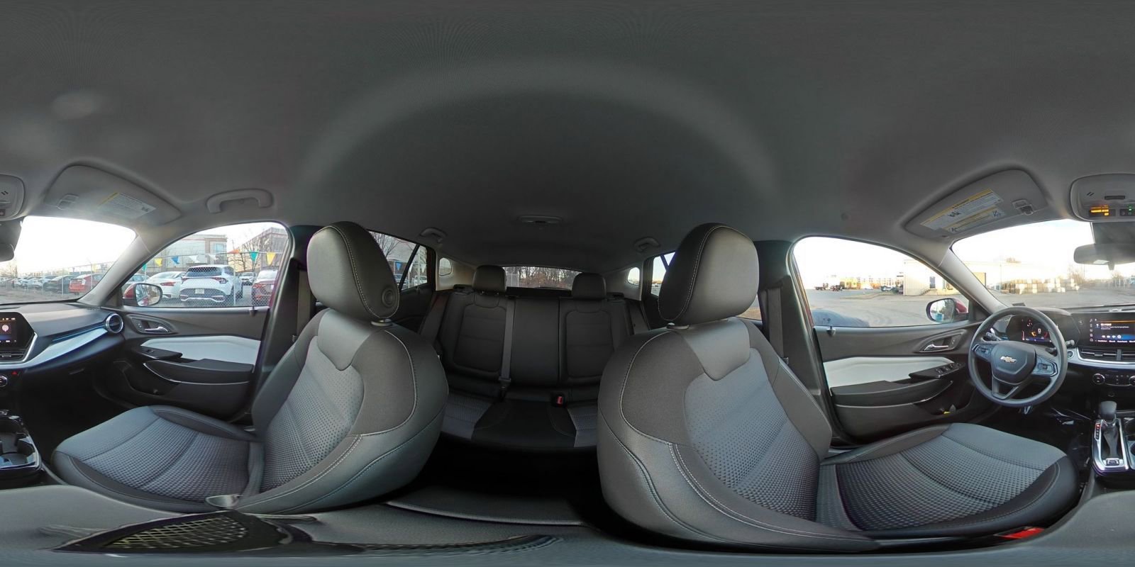 Used 2025 Chevrolet Trax LT image 40