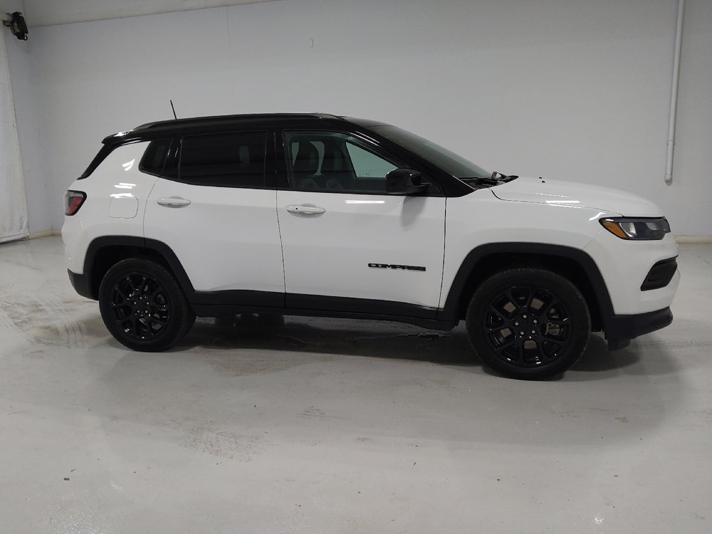 Used 2023 Jeep Compass Latitude w/ Convenience Group AWD/4WD image 11